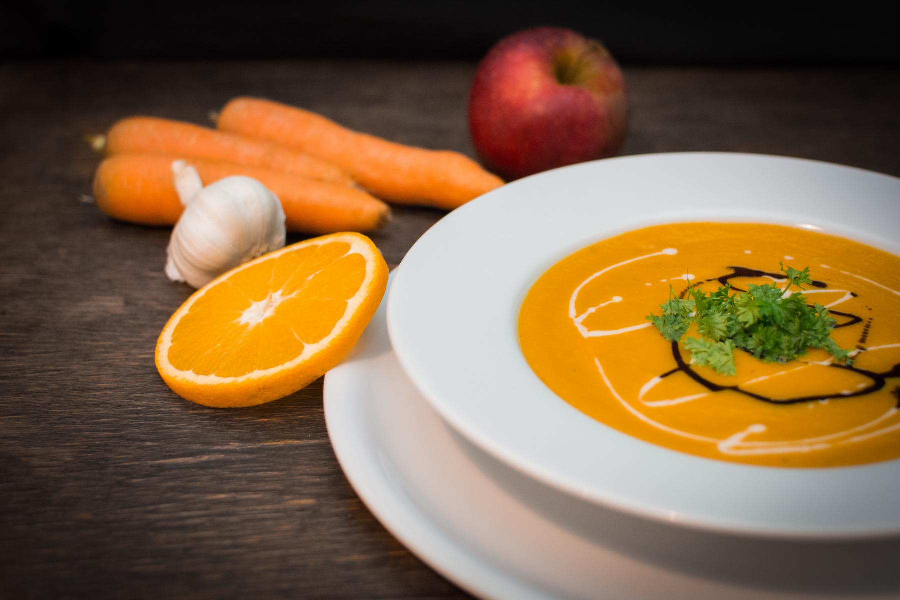 Karotten-Ingwer-Suppe (vegan und lecker)