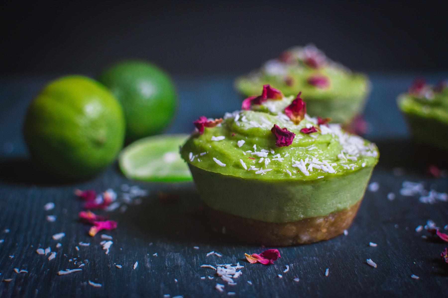 Avocado-Limetten-Törtchen [Roh &amp; Vegan] – Artandalmonds